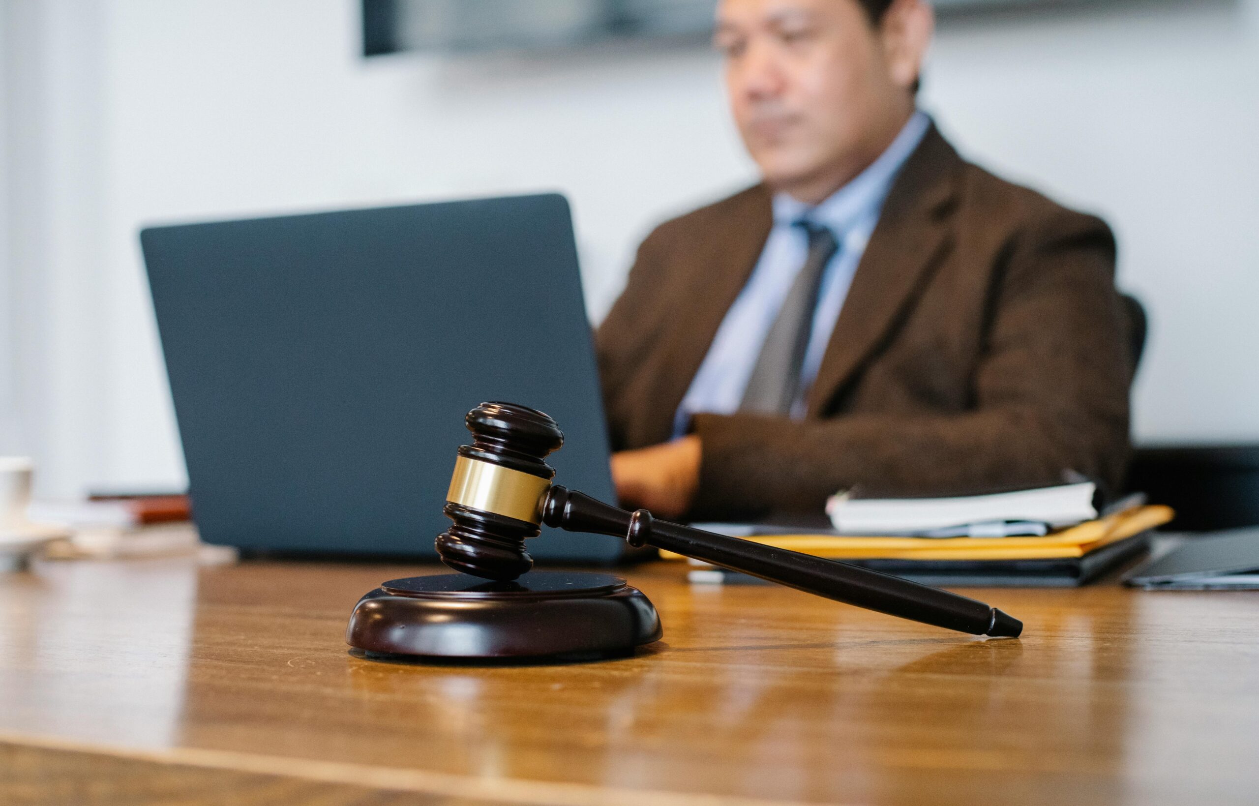 Navigating the Legal Landscape: Tips for Small Businesses
  